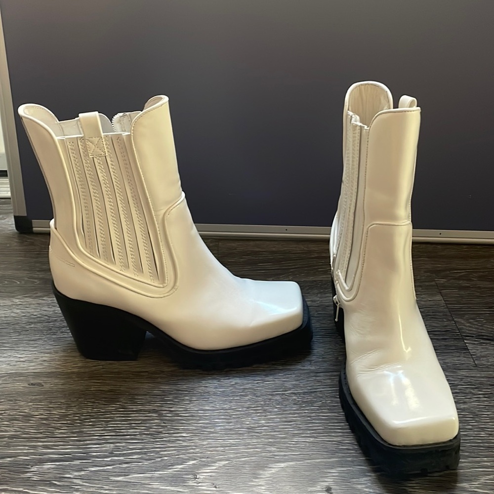 Jeffrey Campbell White Short Boots with Zipper
